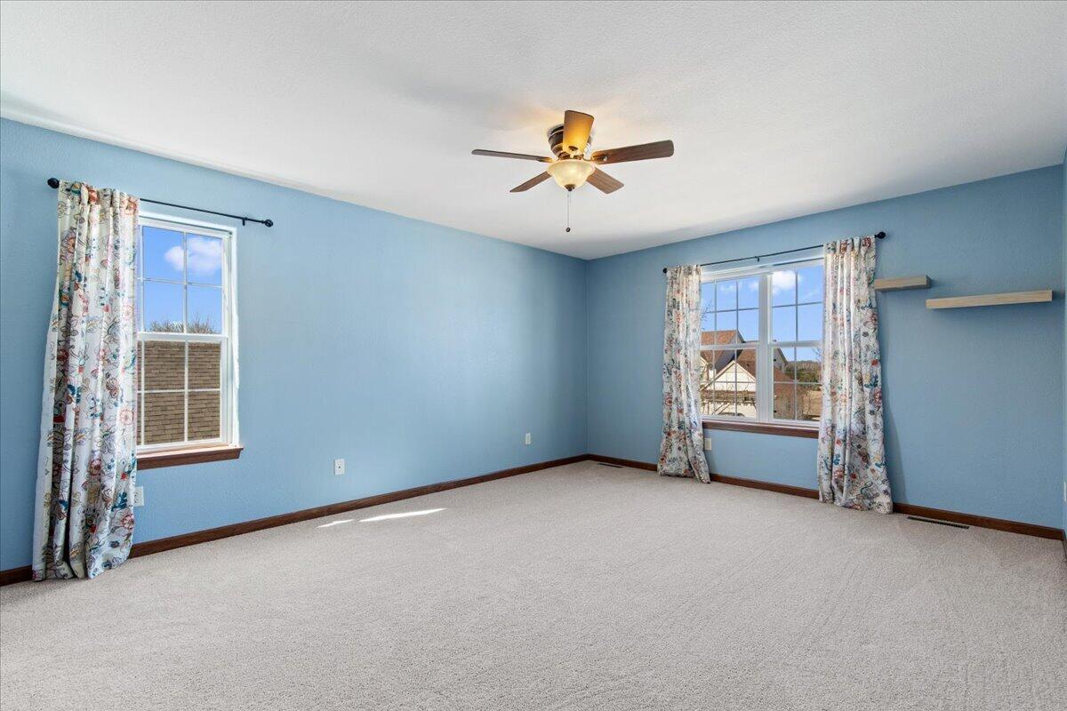 1711 Cloverview Street West Bend, WI 53095 - Photo 22 of 38 28-Cloverview St-28