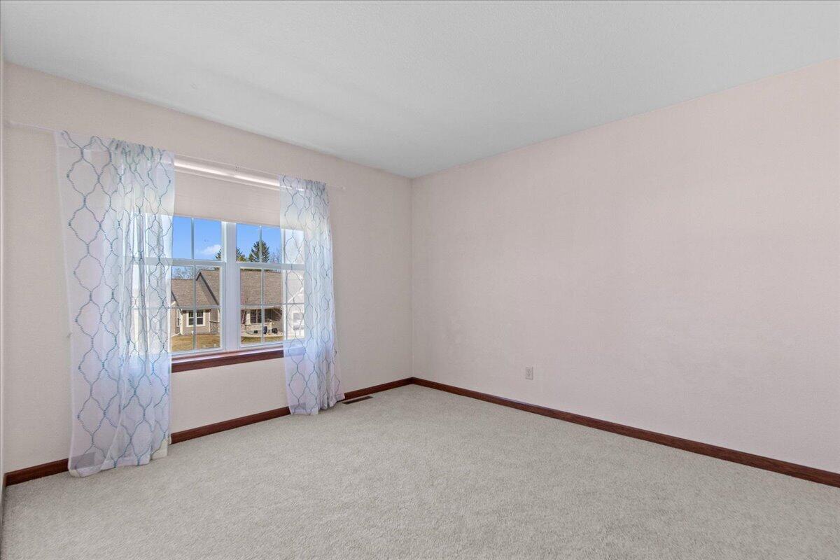 1711 Cloverview Street West Bend, WI 53095 - Photo 27 of 38 24-Cloverview St-24