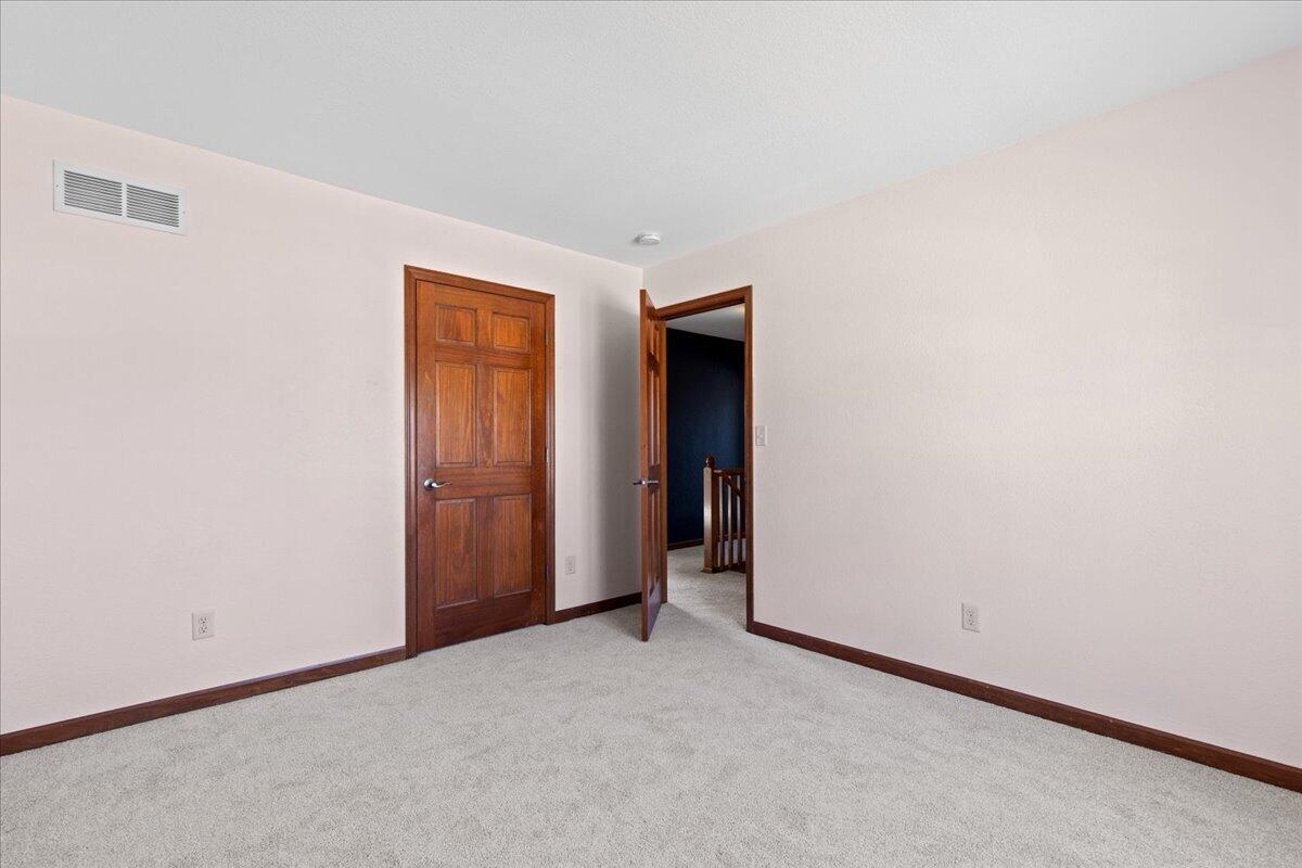 1711 Cloverview Street West Bend, WI 53095 - Photo 28 of 38 25-Cloverview St-25