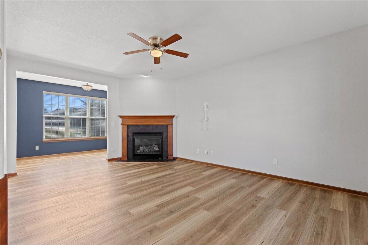 1711 Cloverview Street West Bend, WI 53095 - Photo 3 of 38 04-Cloverview St-4