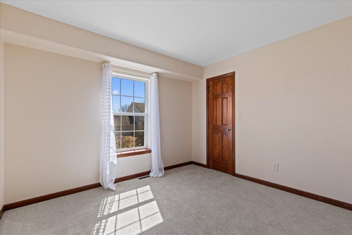 1711 Cloverview Street West Bend, WI 53095 - Photo 32 of 38 34-Cloverview St-34