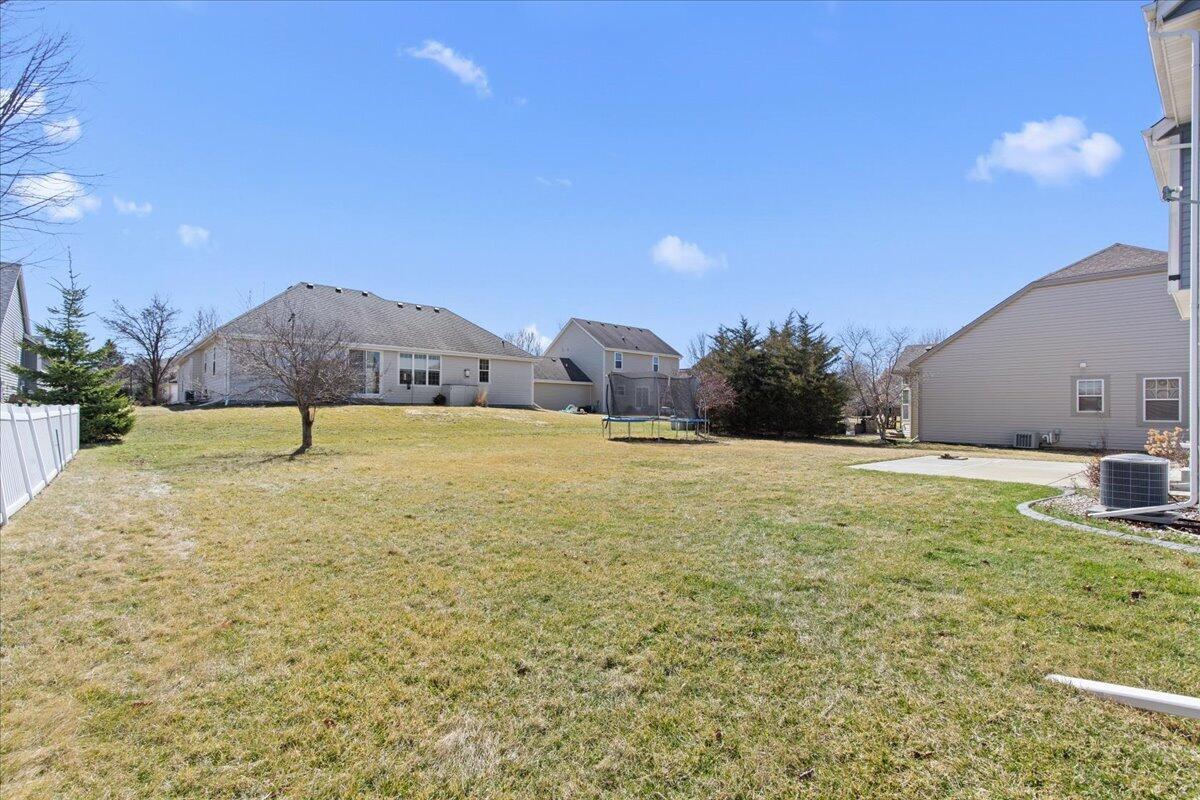 1711 Cloverview Street West Bend, WI 53095 - Photo 34 of 38 42-Cloverview St-42