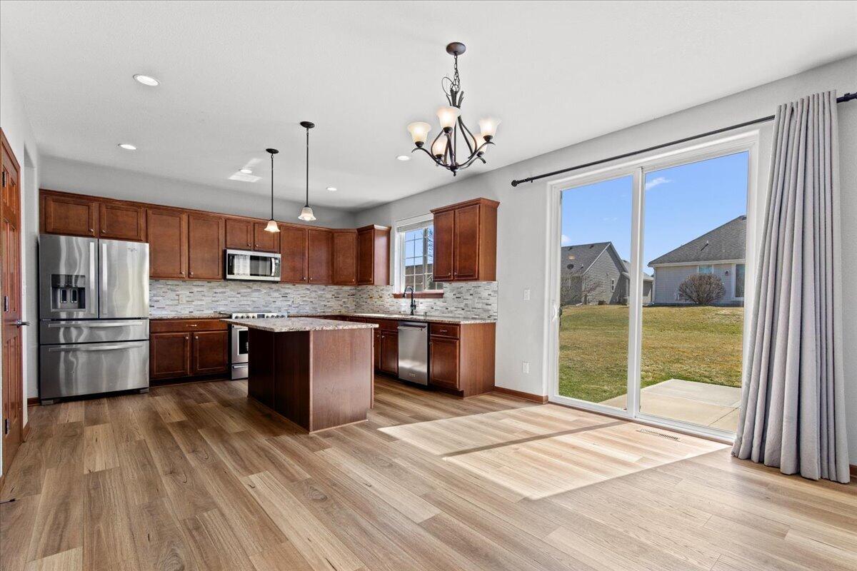 1711 Cloverview Street West Bend, WI 53095 - Photo 6 of 38 08-Cloverview St-8