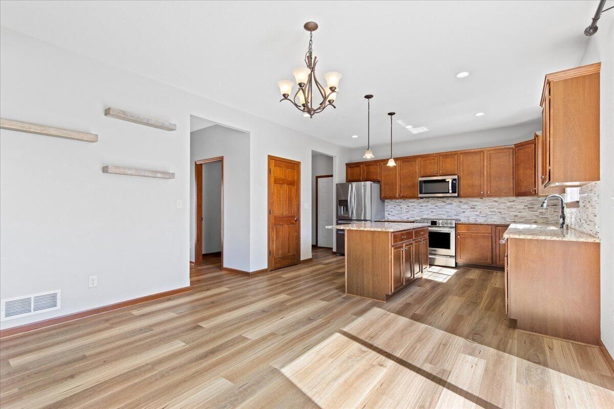 1711 Cloverview Street West Bend, WI 53095 - Photo 9 of 38 12-Cloverview St-12