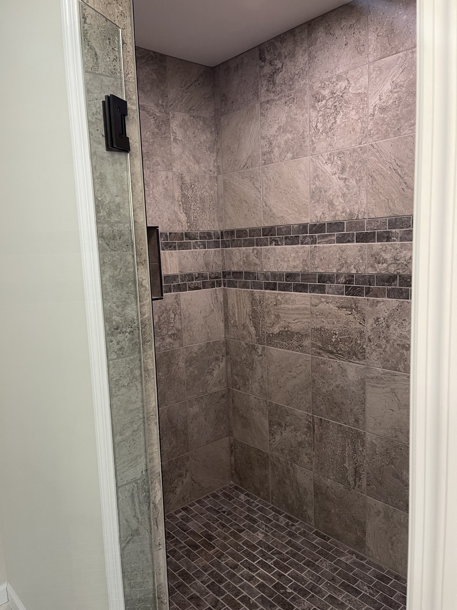 2569 Coleytown Road Lafayette, TN 37083 - Photo 11 of 20 a bathroom with a shower