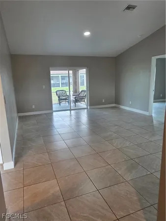 $1,800 | 1117 Gordon Avenue South, Lehigh Acres, FL 33973