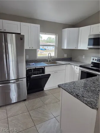 $1,800 | 1117 Gordon Avenue South, Lehigh Acres, FL 33973