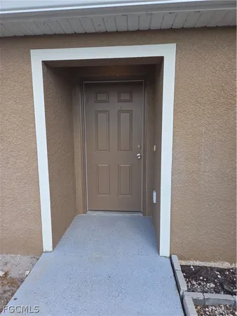 $1,800 | 1117 Gordon Avenue South, Lehigh Acres, FL 33973