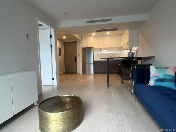 $2,900 | 14449 Northern Boulevard, Unit 208 | Downtown Flushing