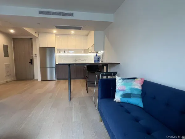 $2,900 | 14449 Northern Boulevard, Unit 208 | Downtown Flushing