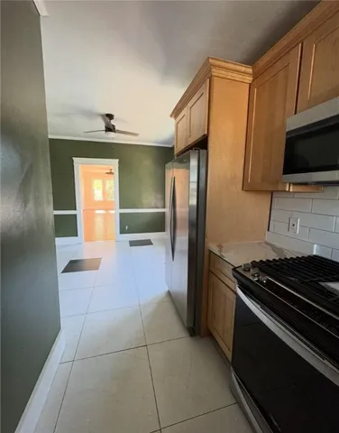 $3,100 | 140 Woodbine Street, Unit 2, Providence, RI 02906