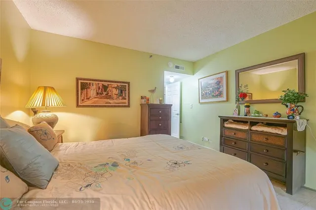 a view of a tennis court