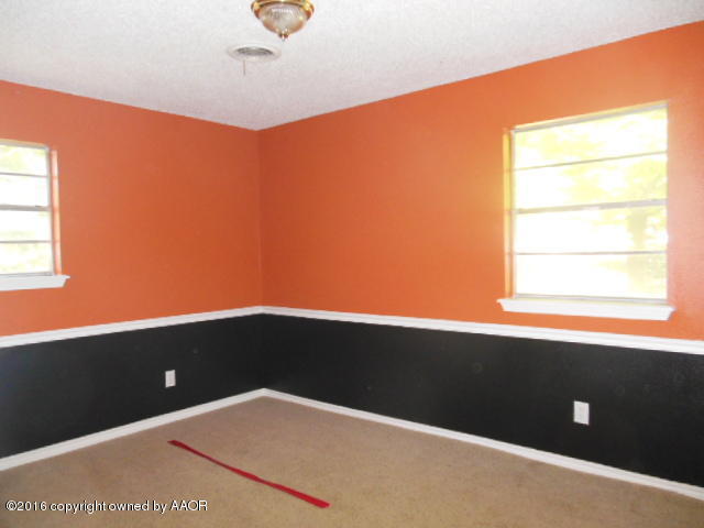 5124 Benton Drive Amarillo, TX 79110 - Photo 4 of 11 2nd bedroom