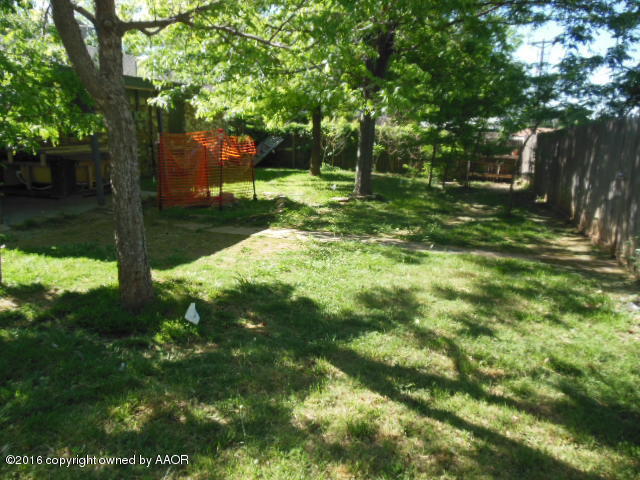 5124 Benton Drive Amarillo, TX 79110 - Photo 6 of 11 backyard