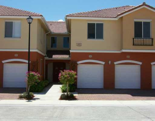 61 Southeast Palermo, Unit 102 Stuart, FL 34994 - Photo 3 of 16 Exterior Front