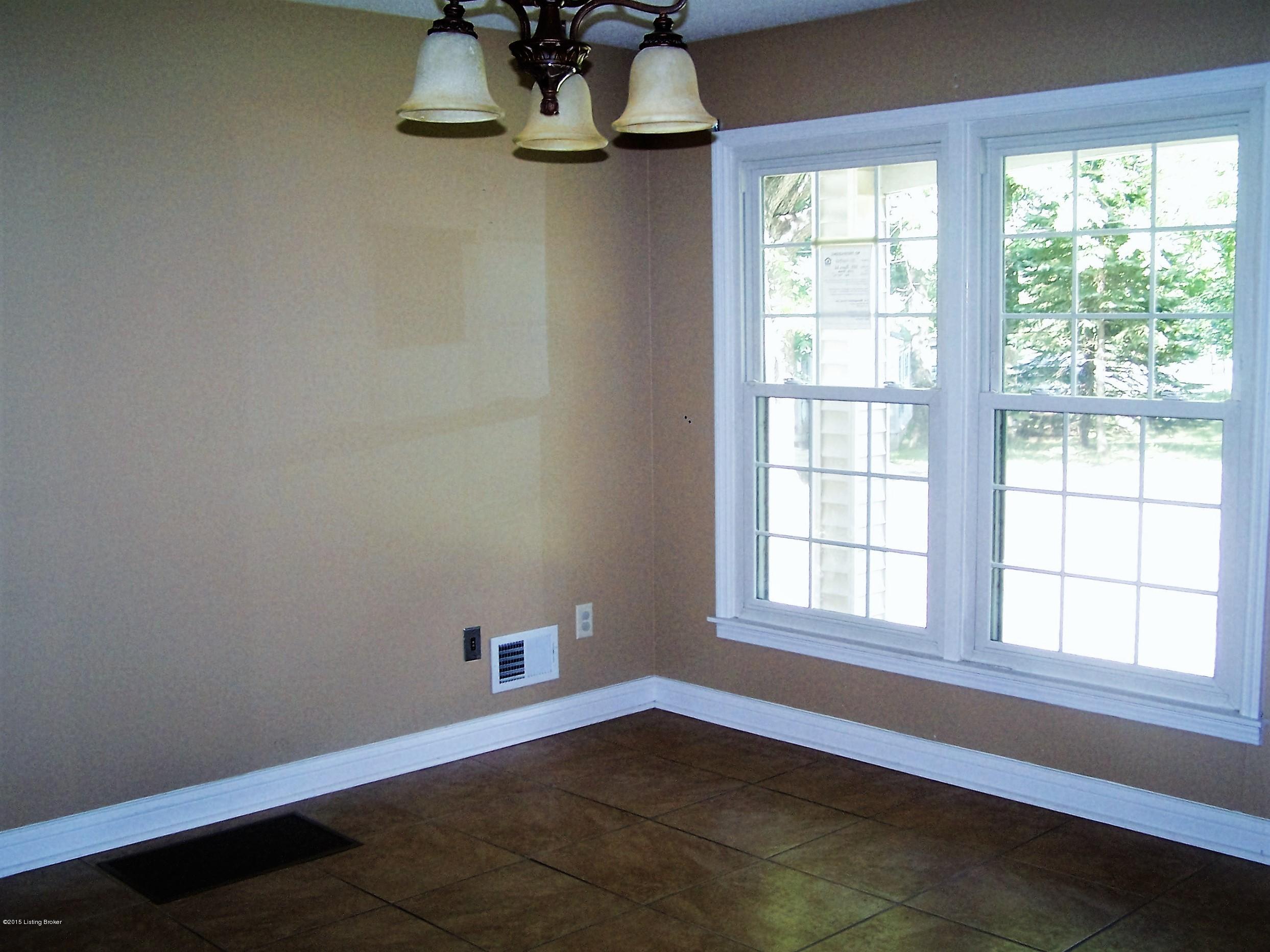 385 Burns Road Vine Grove, KY 40175 - Photo 9 of 11 110_9996 (2)