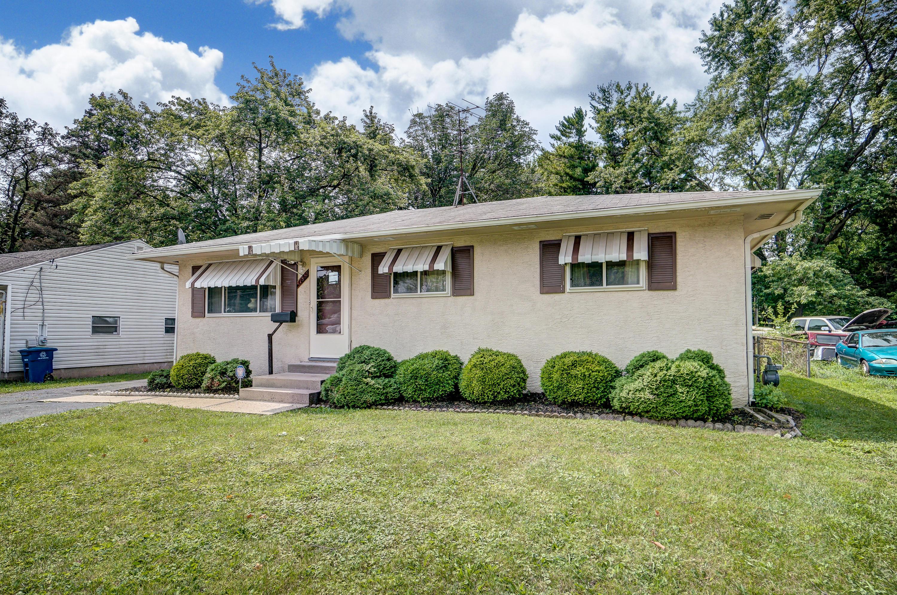 1185 Smith Road Columbus, OH 43207 - Photo 2 of 31