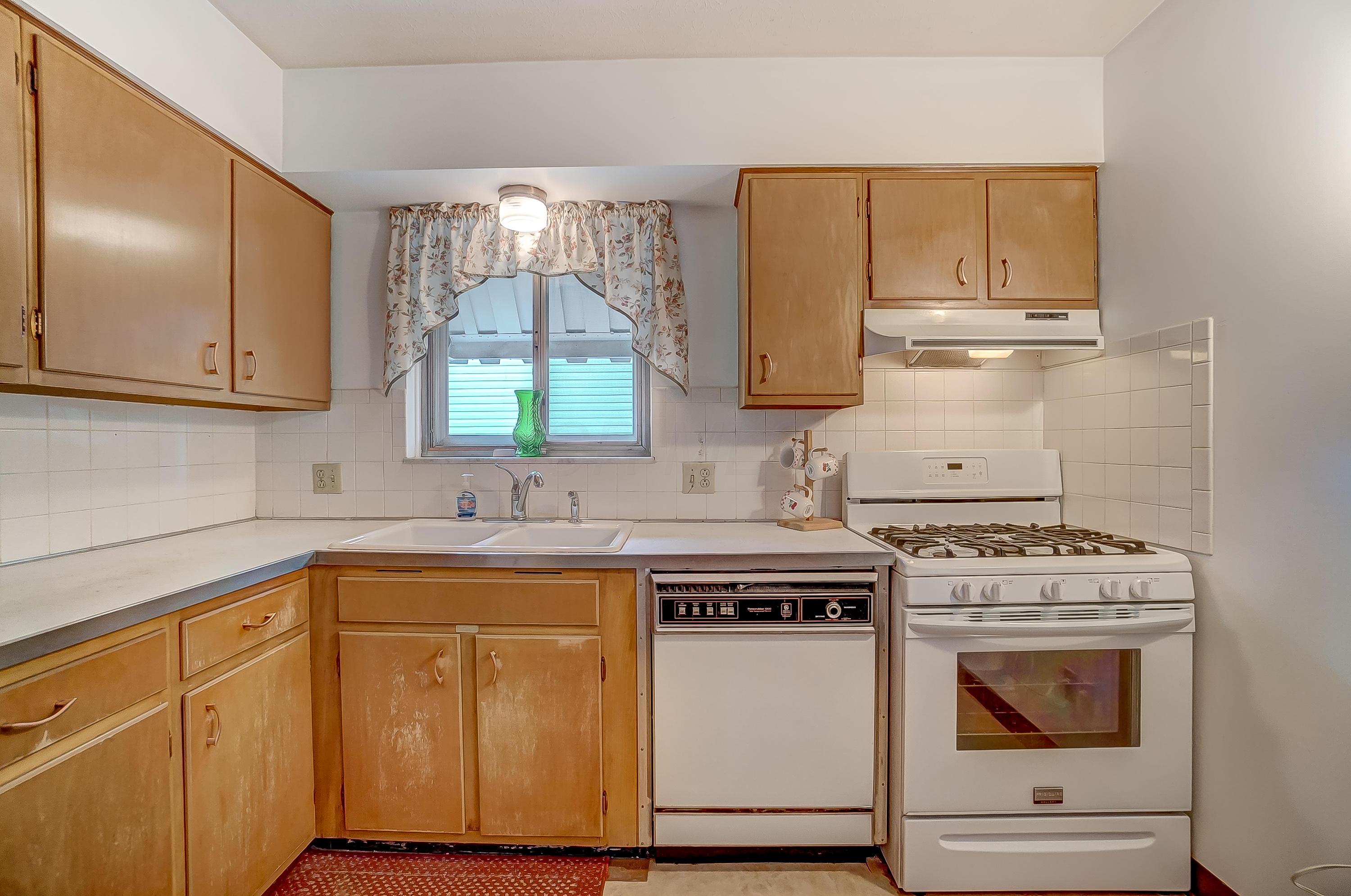 1185 Smith Road Columbus, OH 43207 - Photo 10 of 31