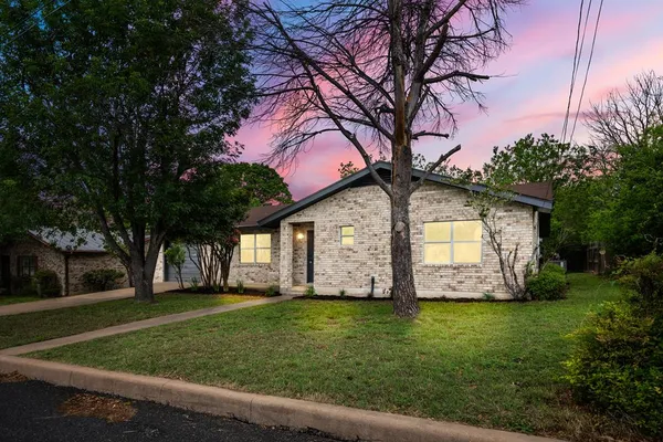 $384,990 | 612 Cross Mountain Drive, Fredericksburg, TX 78624
