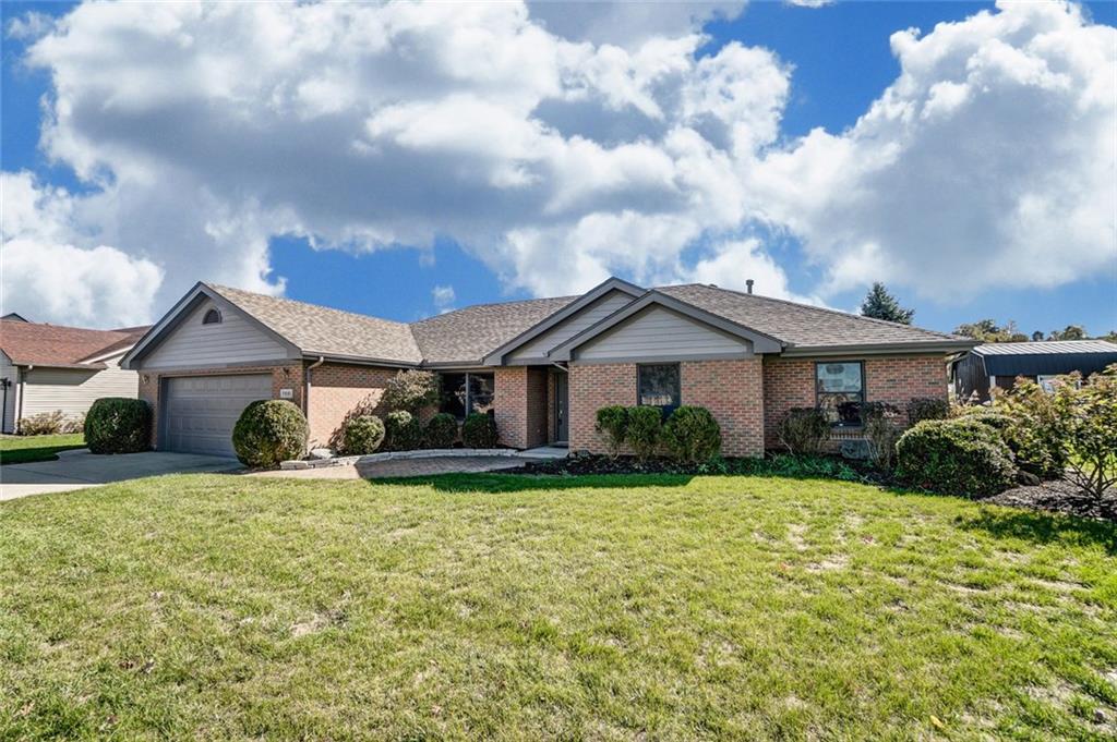 7881 Kings Ridge Circle Fairborn, OH 45324 - Photo 2 of 44