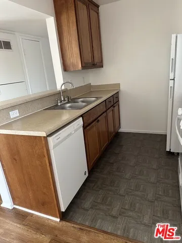 $2,600 | 710 Crenshaw Boulevard, Unit 201, Los Angeles, CA 90005