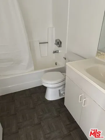 $2,600 | 710 Crenshaw Boulevard, Unit 201, Los Angeles, CA 90005