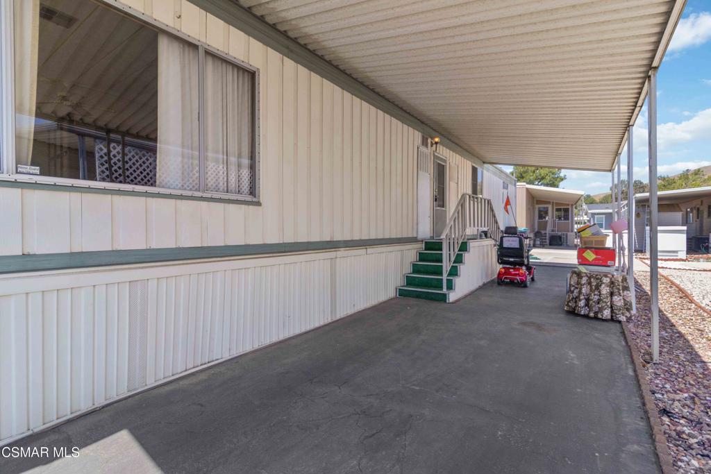 195 Tierra Rejada Road, Unit 201 Simi Valley, CA 93065 - Photo 37 of 50