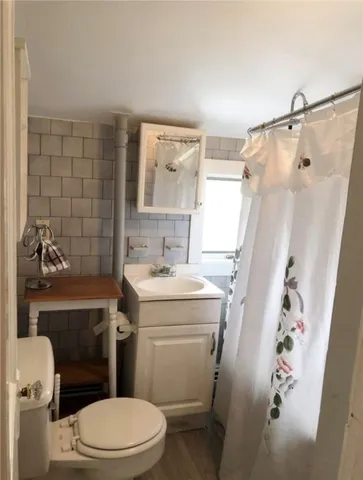 $1,200 | 6 Oak Street, Smithfield, RI 02917