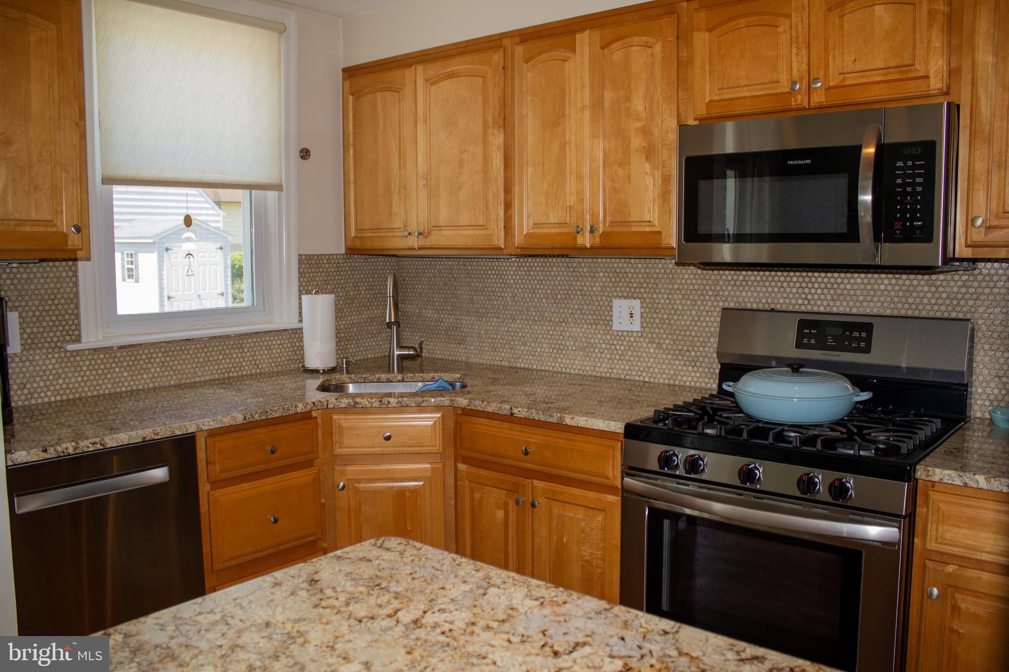 46 Woodbine Road Havertown, PA 19083 - Photo 12 of 32 Granite Counters