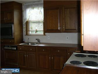 1331 Meetinghouse Road Huntingdon Valley, PA 19006 - Photo 5 of 10 Kitchen
