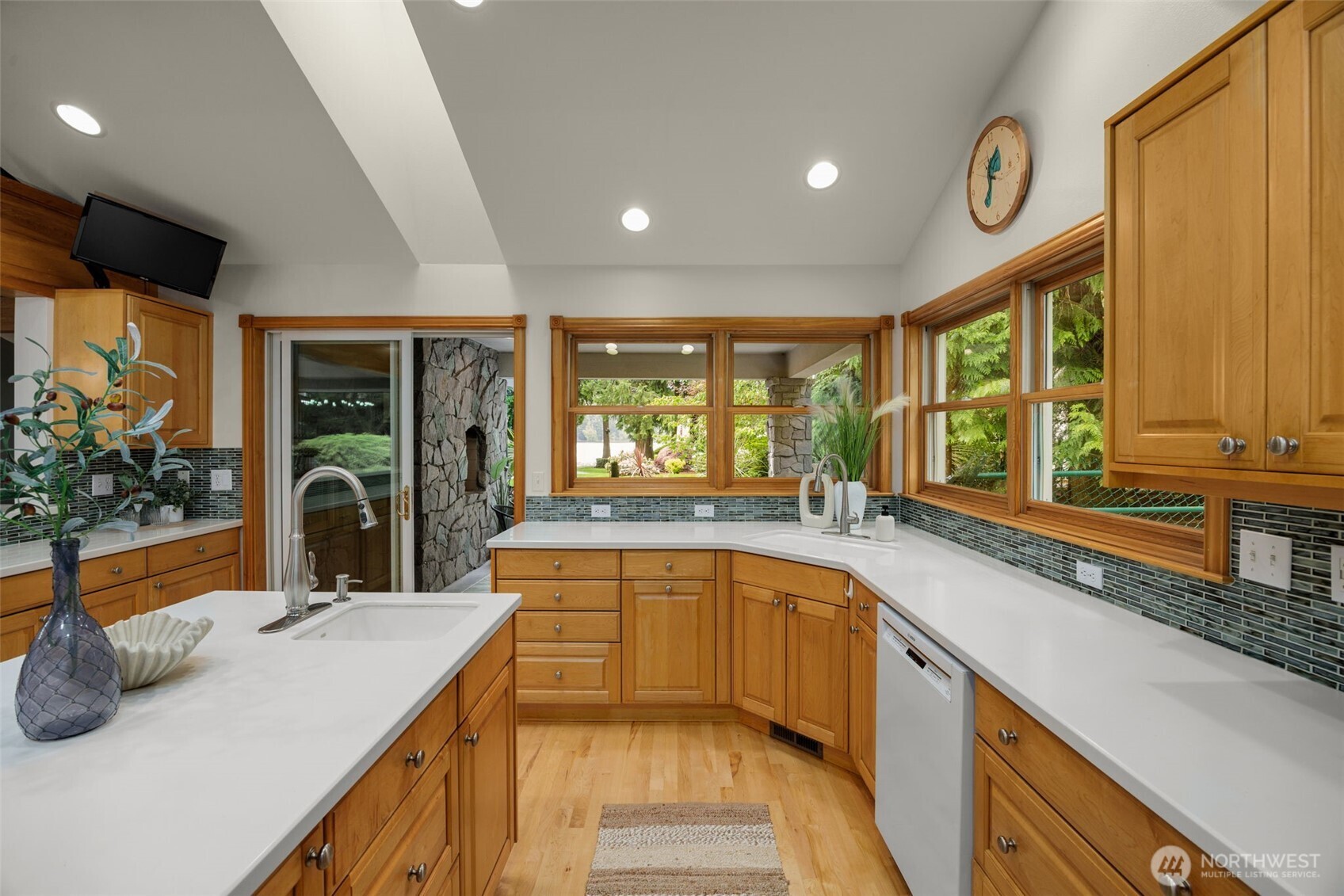 3718 South 334th Street Federal Way, WA 98001 - Photo 12 of 40