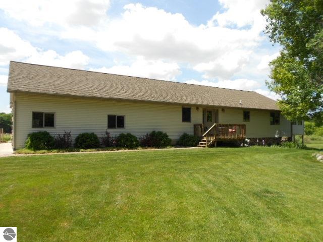 4461 North Waldron Road Edmore, MI 48829 - Photo 33 of 40 1785699-32.JPG