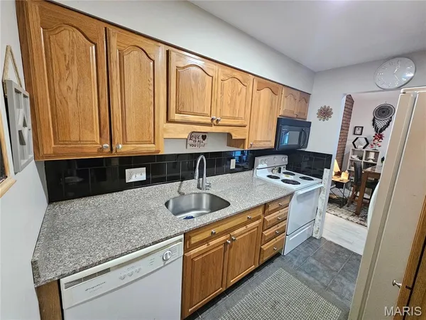$124,000 | 5271 Cedarstone Court, Unit C, St. Louis, MO 63129