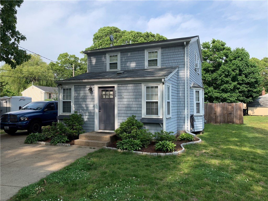 224 Nausauket Road Warwick, RI 02886 - Photo 2 of 18