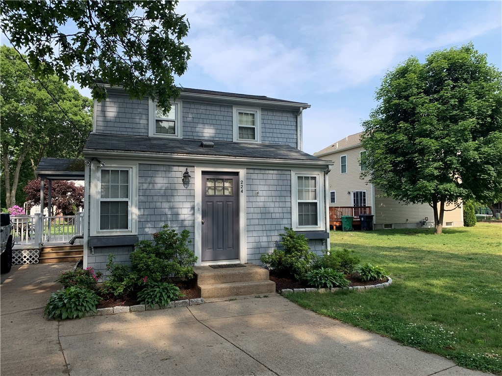 224 Nausauket Road Warwick, RI 02886 - Photo 3 of 18