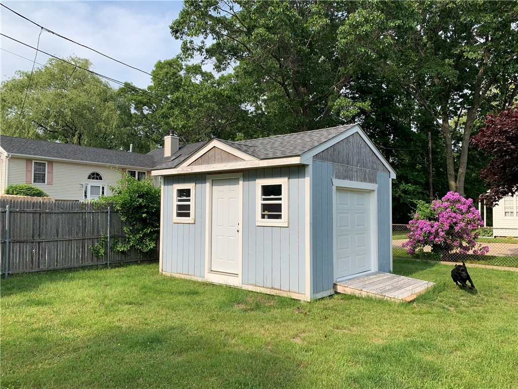 224 Nausauket Road Warwick, RI 02886 - Photo 7 of 18