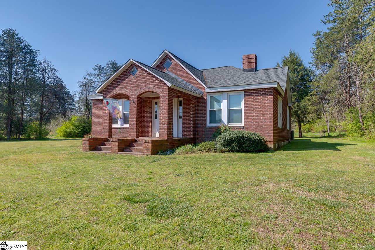 10460 Augusta Road Pelzer, SC 29669 - Photo 3 of 32