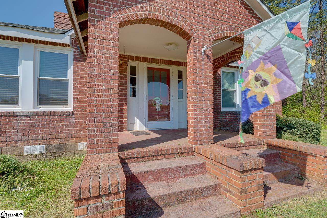 10460 Augusta Road Pelzer, SC 29669 - Photo 4 of 32