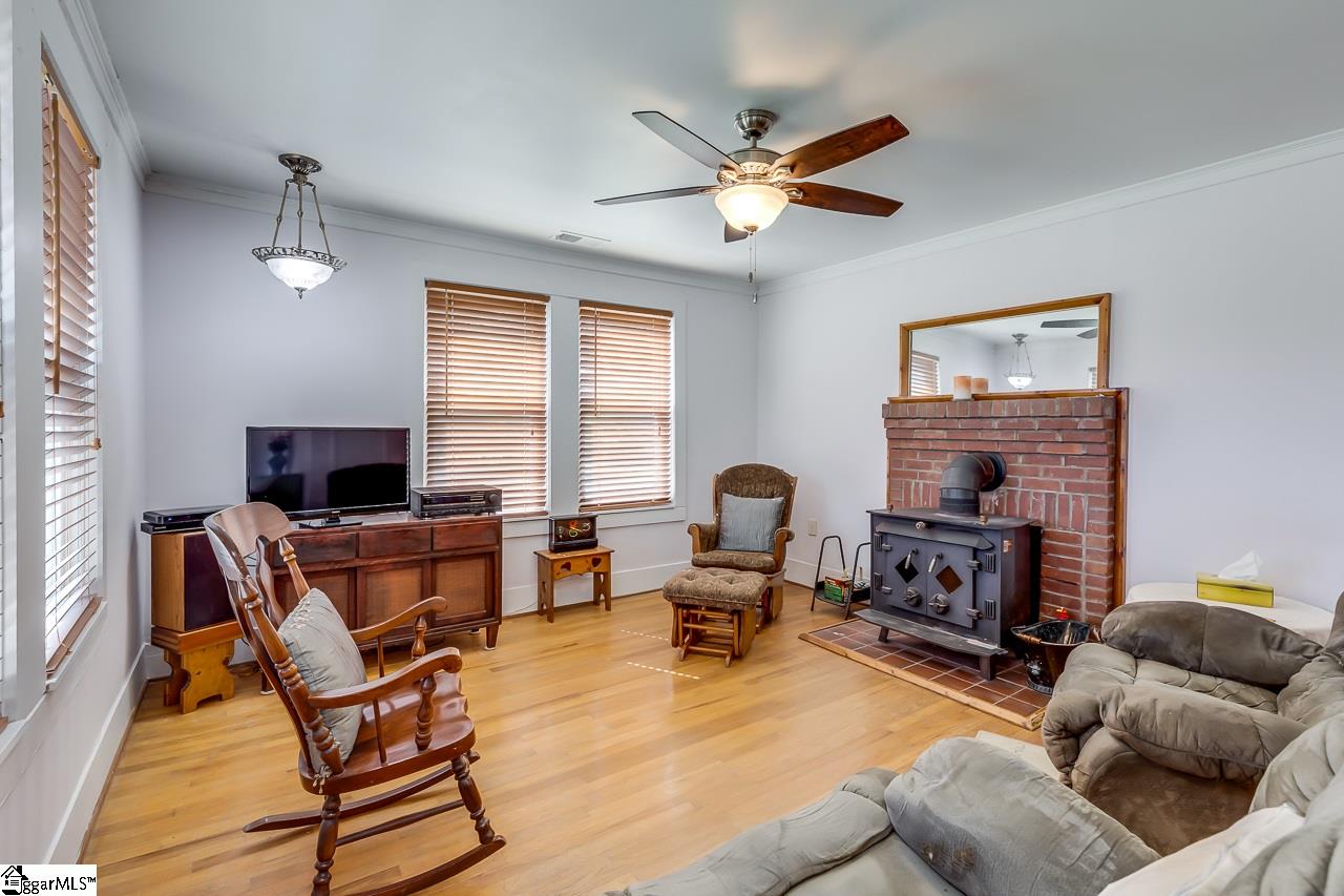 10460 Augusta Road Pelzer, SC 29669 - Photo 8 of 32