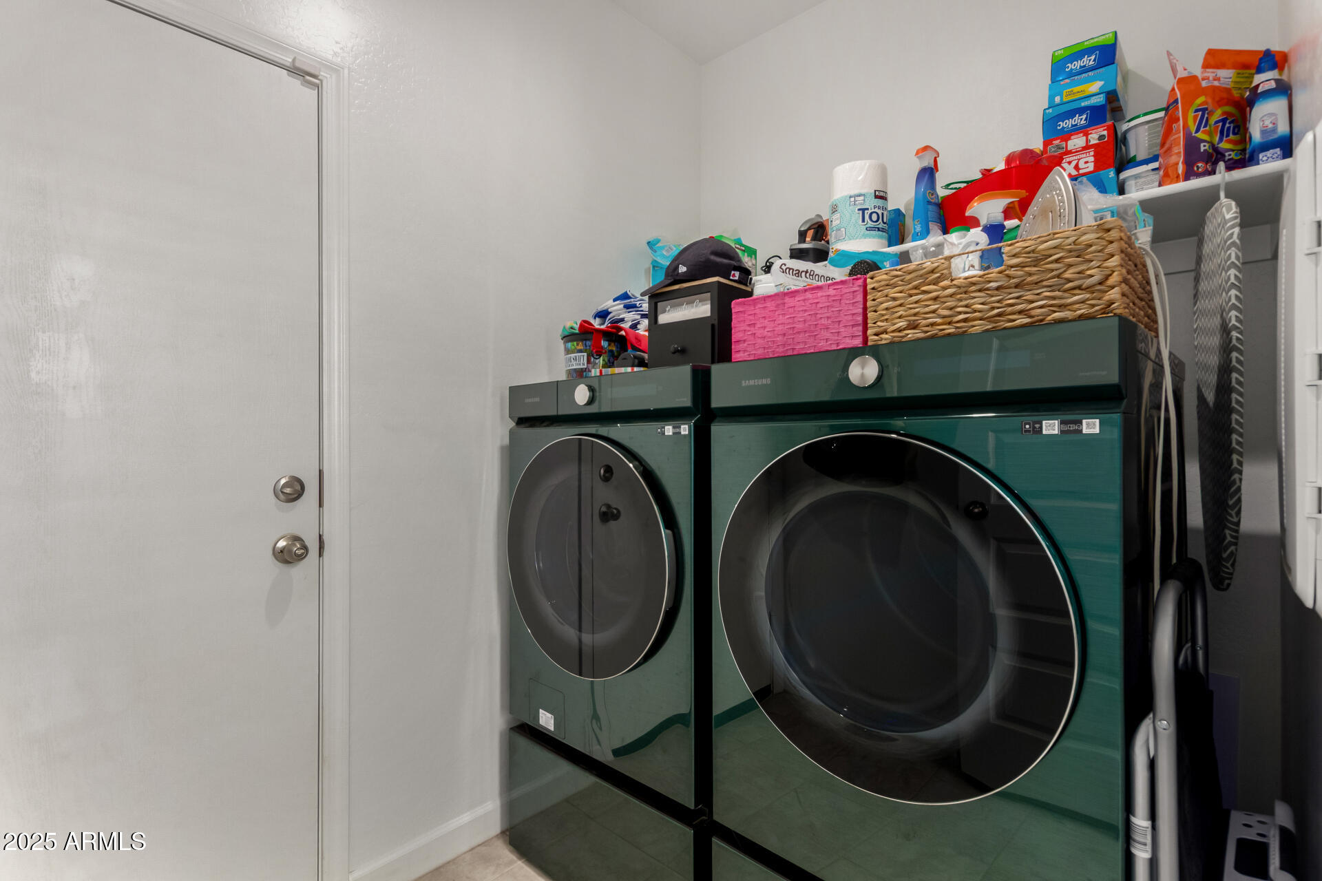 3226 West Stanton Avenue Apache Junction, AZ 85120 - Photo 27 of 34 a utility room with dryer and washer