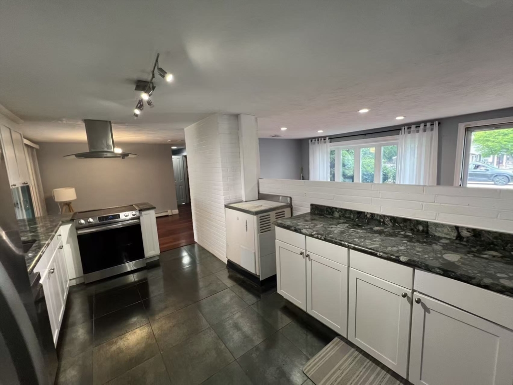 184 Richard Road Braintree, MA 02184 - Photo 4 of 21