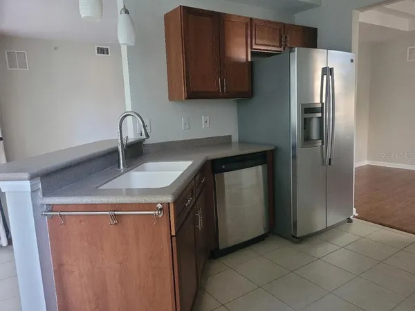 $3,095 | 820 Lantern Way, Unit 101, Clearwater, FL 33765