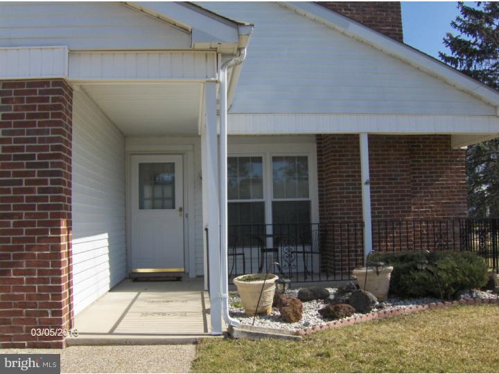 30 Stratford Road Southampton, NJ 08088 - Photo 2 of 22 Porch