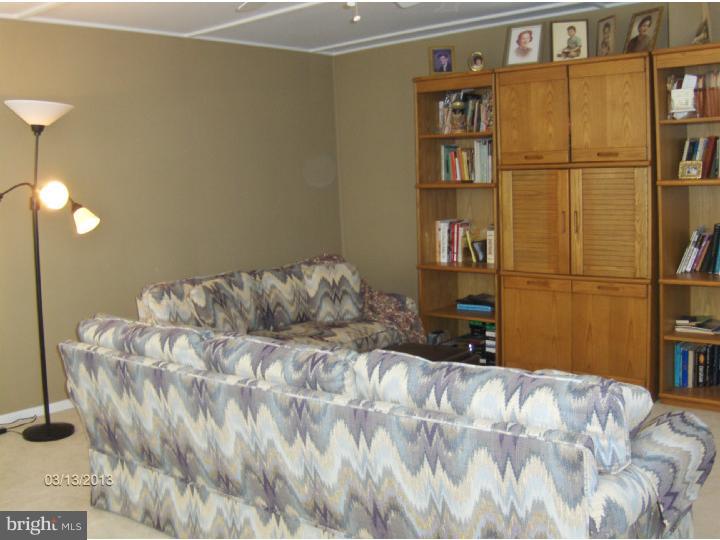 30 Stratford Road Southampton, NJ 08088 - Photo 12 of 22 Family Room