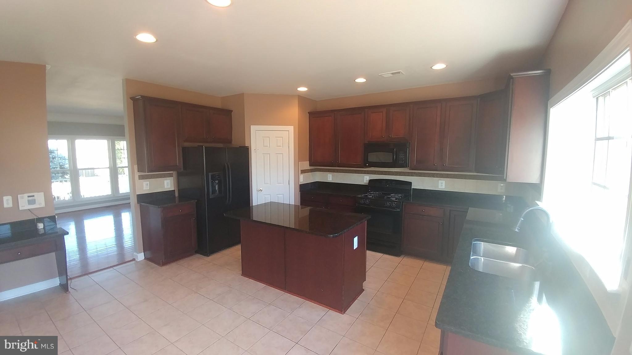 4283 Meyers Road Triangle, VA 22172 - Photo 4 of 21 Kitchen