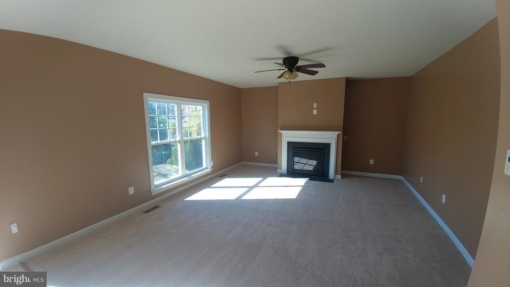 4283 Meyers Road Triangle, VA 22172 - Photo 5 of 21 Family Room