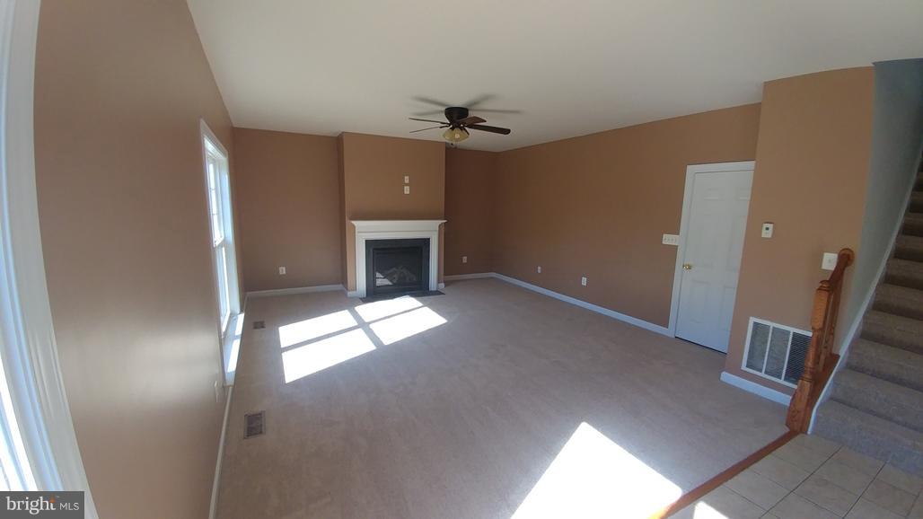 4283 Meyers Road Triangle, VA 22172 - Photo 6 of 21 Family Room