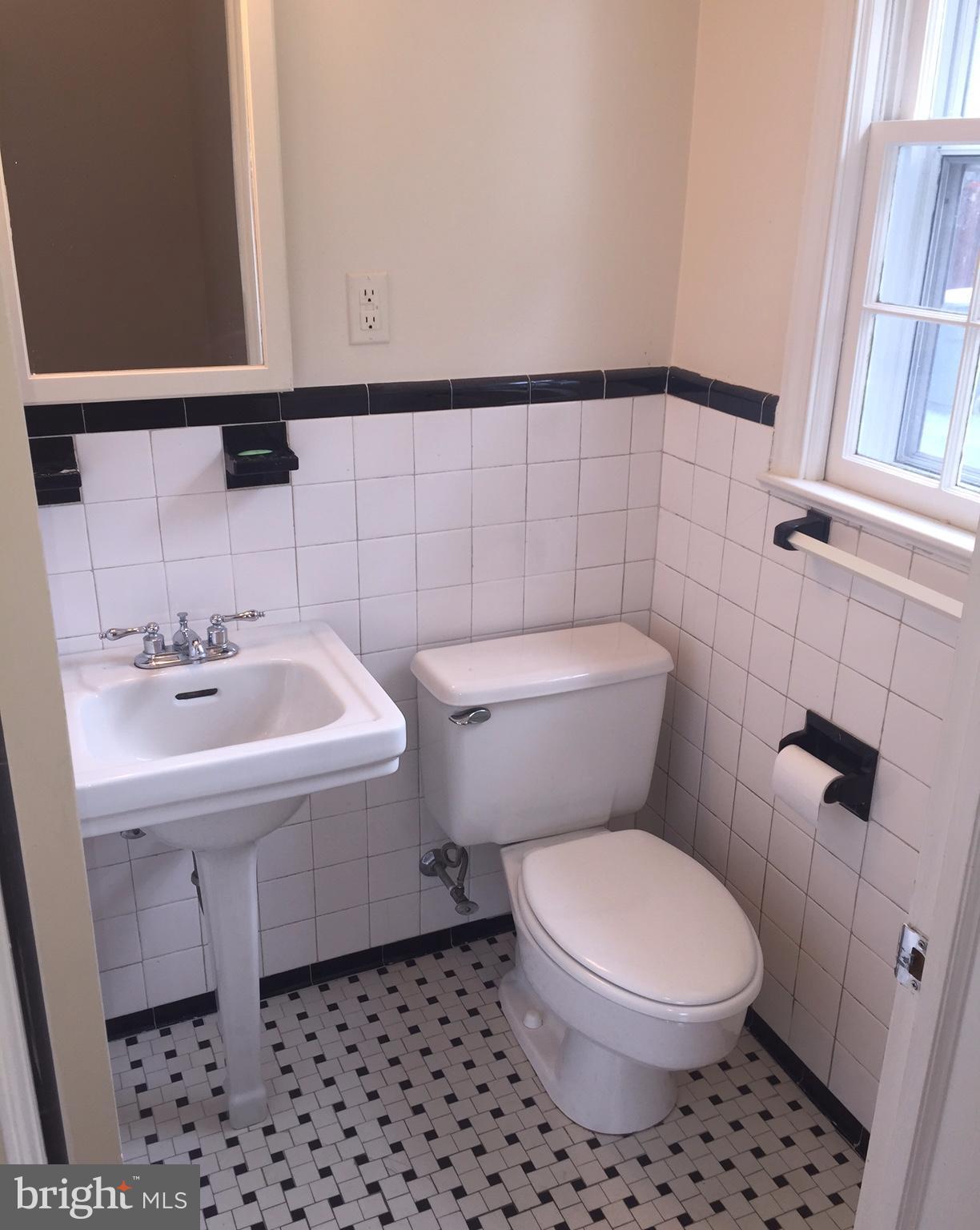 5602 Pollard Road Bethesda, MD 20816 - Photo 17 of 23 Bath en-suite