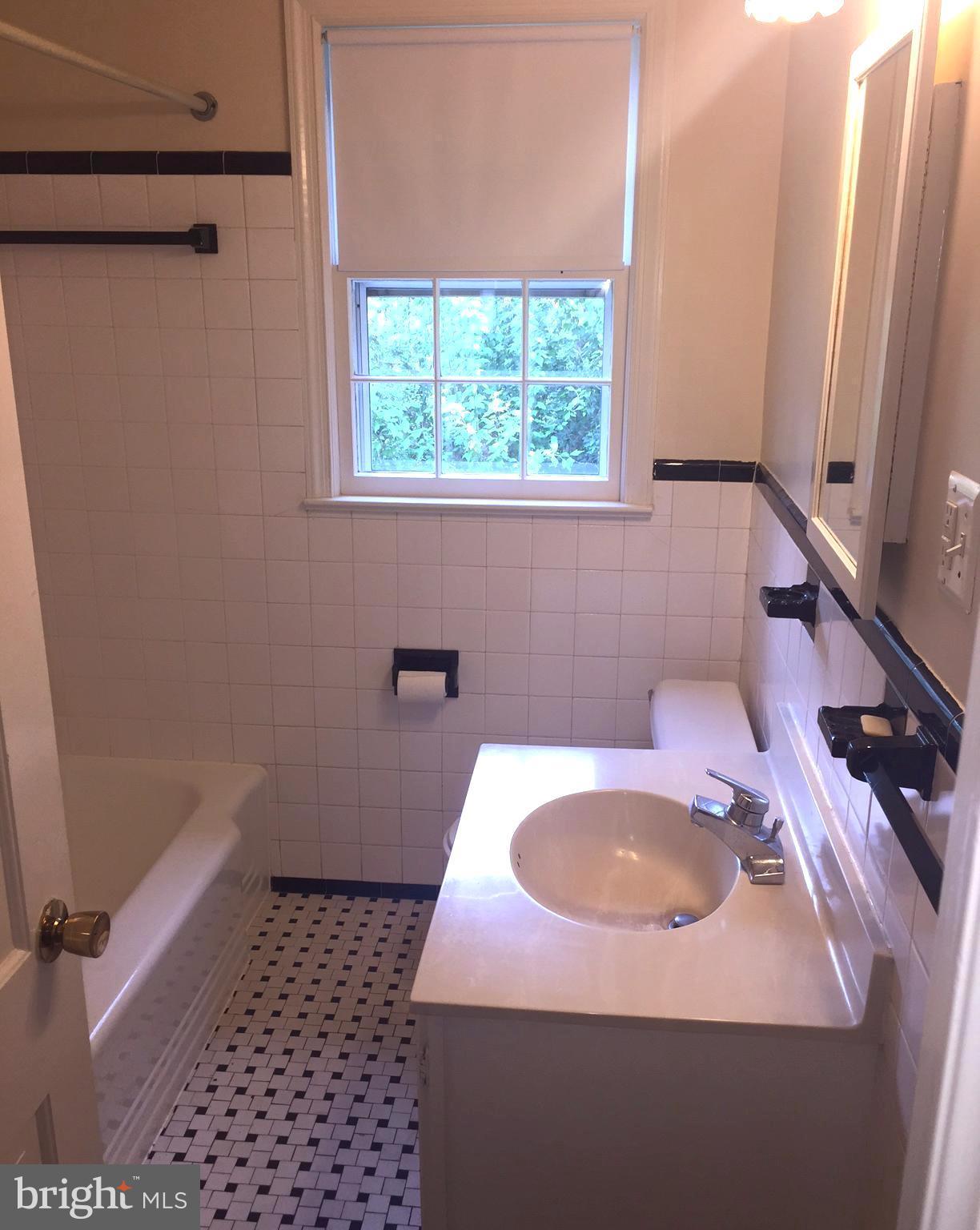 5602 Pollard Road Bethesda, MD 20816 - Photo 20 of 23 Hall Bath