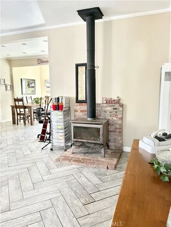 a view of livingroom with furniture